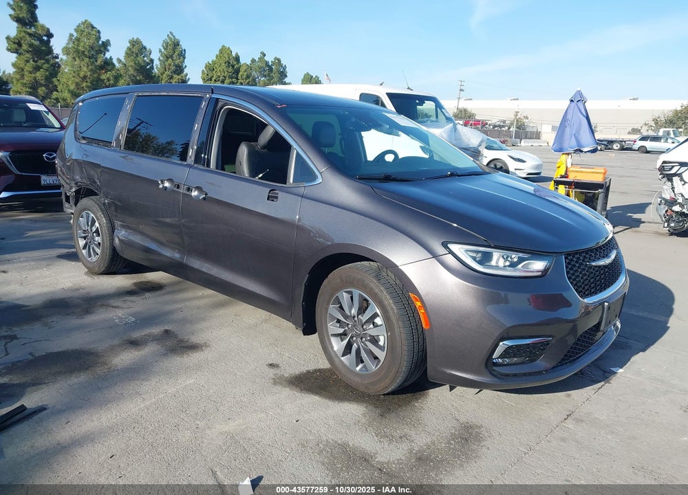 2022 CHRYSLER PACIFICA HYBRID TOURING L VIN: 2C4RC1L7XNR139546