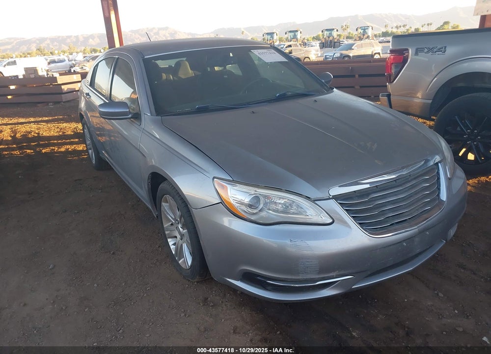 2014 CHRYSLER 200 TOURING VIN: 1C3CCBBB2EN185102
