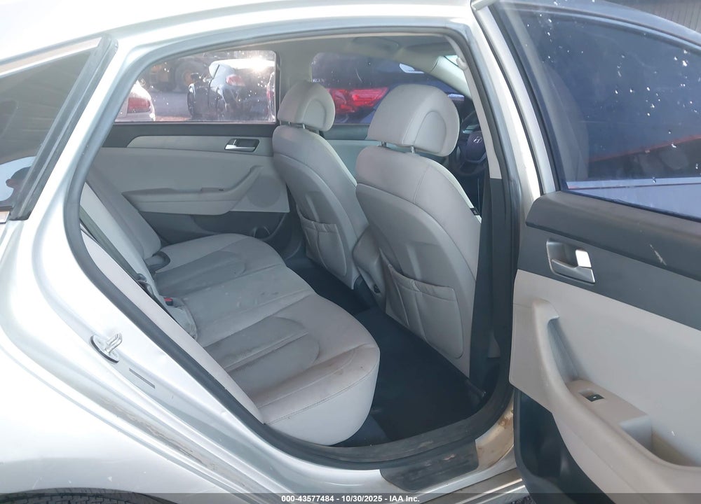 2015 HYUNDAI SONATA SE VIN: 5NPE24AF4FH044766