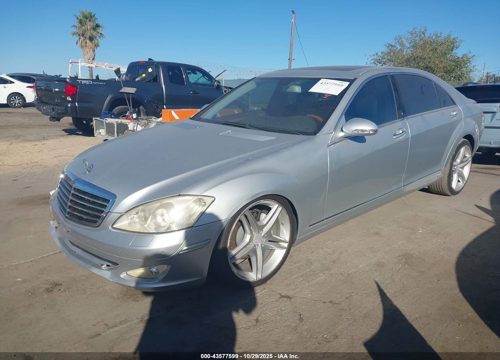 2008 MERCEDES-BENZ S 550 VIN: WDDNG71X38A195710
