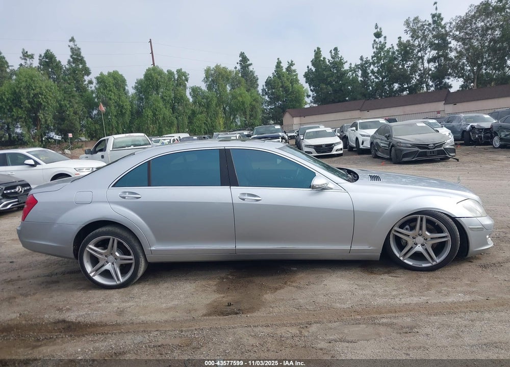 2008 MERCEDES-BENZ S 550 VIN: WDDNG71X38A195710