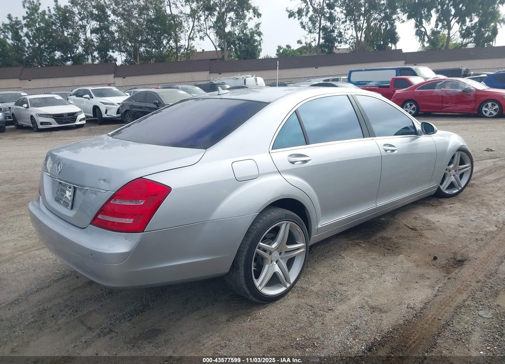 2008 MERCEDES-BENZ S 550 VIN: WDDNG71X38A195710
