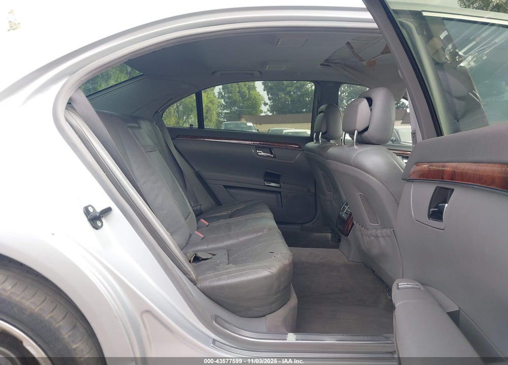 2008 MERCEDES-BENZ S 550 VIN: WDDNG71X38A195710