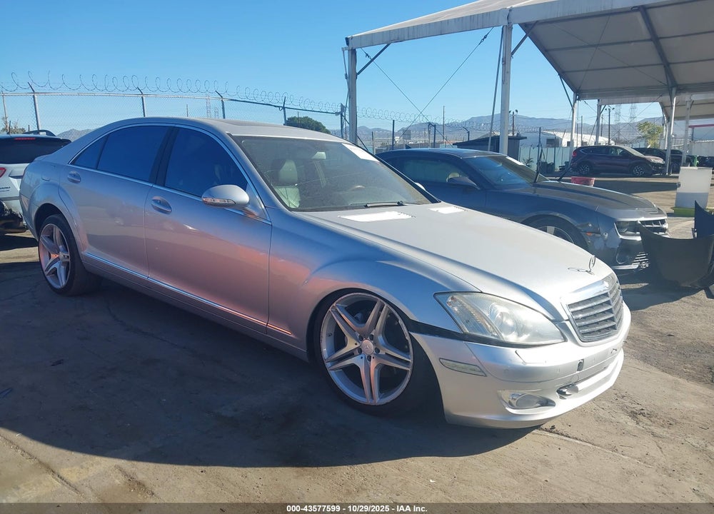 2008 MERCEDES-BENZ S 550 VIN: WDDNG71X38A195710