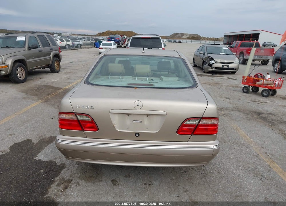2001 MERCEDES-BENZ E 320 VIN: WDBJF65J61B275626
