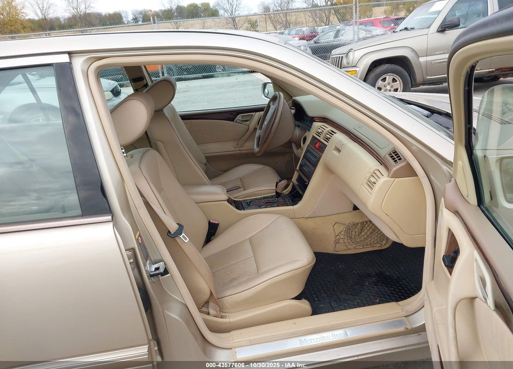 2001 MERCEDES-BENZ E 320 VIN: WDBJF65J61B275626