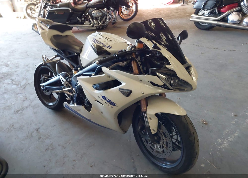 2010 TRIUMPH MOTORCYCLE DAYTONA 675 VIN: SMTD00NS2AJ410873