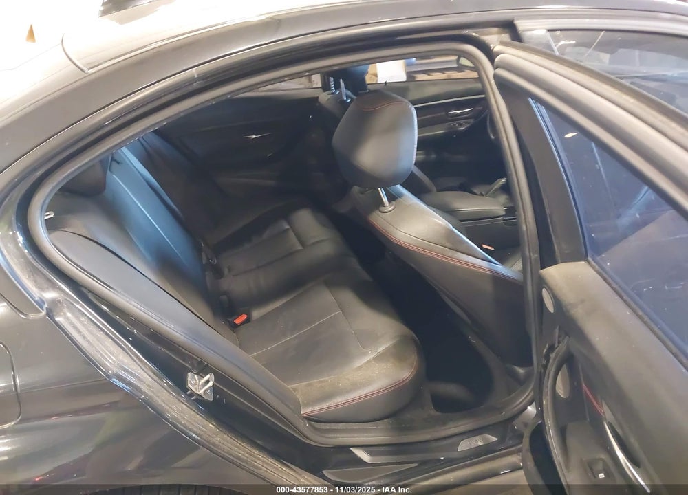 2013 BMW 3 SERIES VIN: WBA3B9G55DNR79016