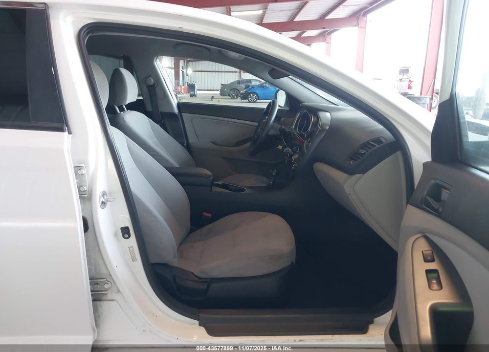 2015 KIA OPTIMA VIN: KNAGM4A72F5664654