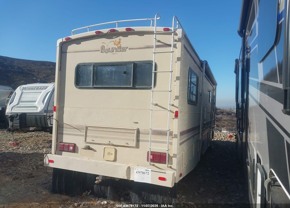 1990 CHEVROLET P30 VIN: 1GBKP37N4L3309985