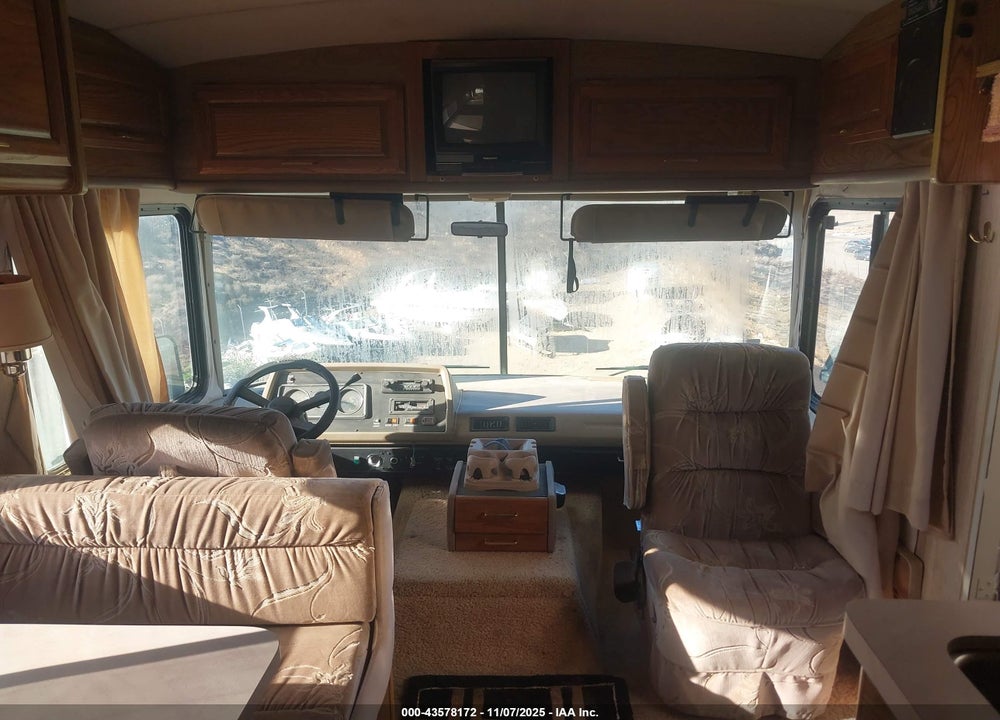 1990 CHEVROLET P30 VIN: 1GBKP37N4L3309985