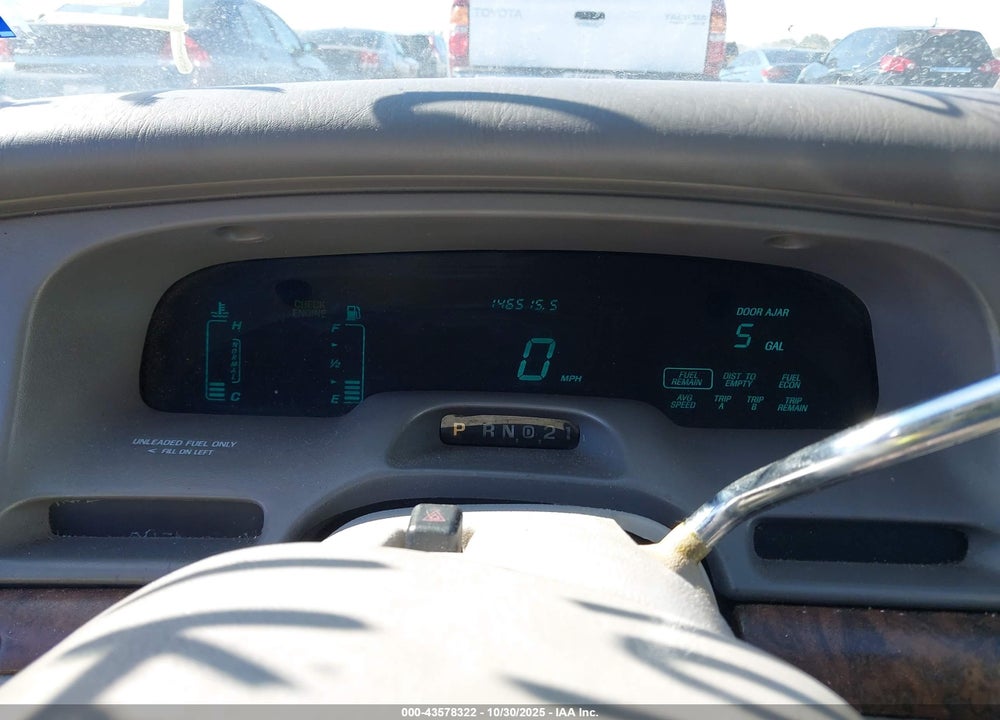 1996 LINCOLN TOWN CAR EXECUTIVE VIN: 1LNLM81W6TY693757