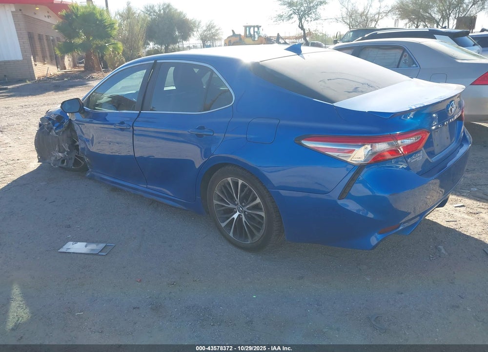 2018 TOYOTA CAMRY SE VIN: 4T1B11HK0JU080133