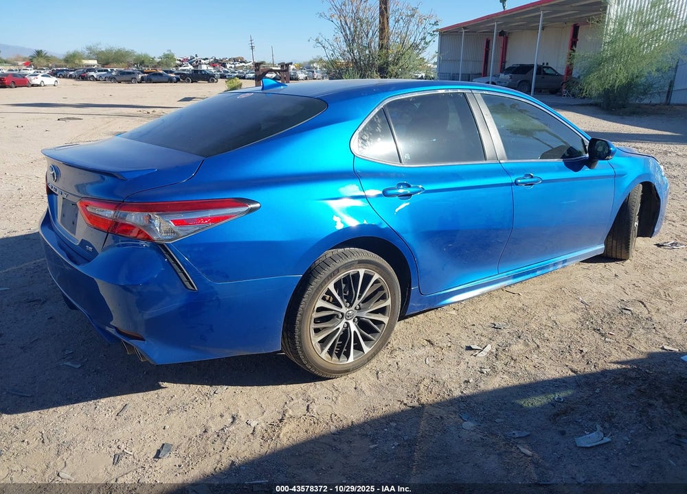 2018 TOYOTA CAMRY SE VIN: 4T1B11HK0JU080133