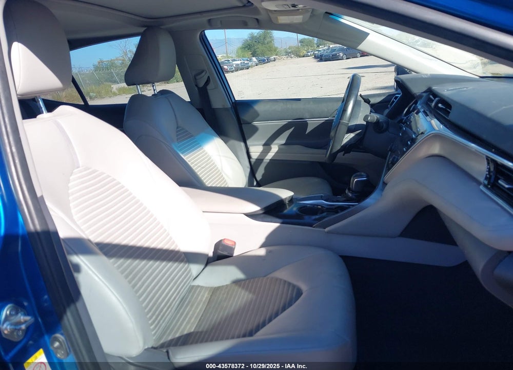 2018 TOYOTA CAMRY SE VIN: 4T1B11HK0JU080133