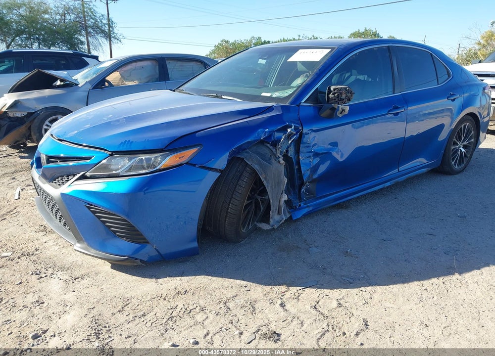 2018 TOYOTA CAMRY SE VIN: 4T1B11HK0JU080133
