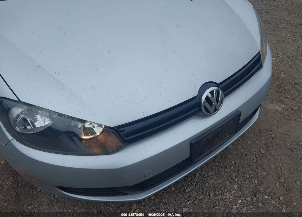 2011 VOLKSWAGEN GOLF VIN: WVWDB7AJ3BW208045