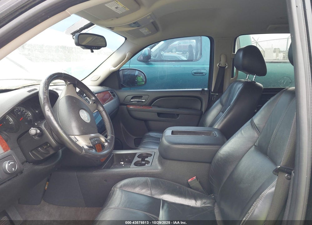 2011 CHEVROLET TAHOE LT VIN: 1GNSKBE04BR107128
