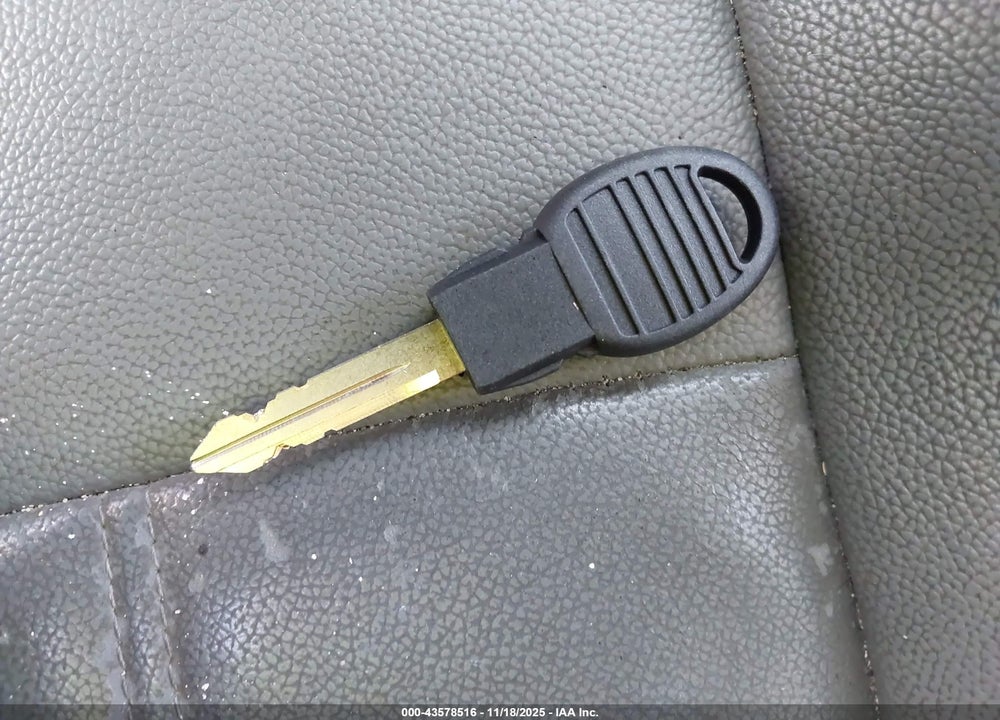 2010 CHRYSLER TOWN & COUNTRY TOURING VIN: 2A4RR5D15AR337987