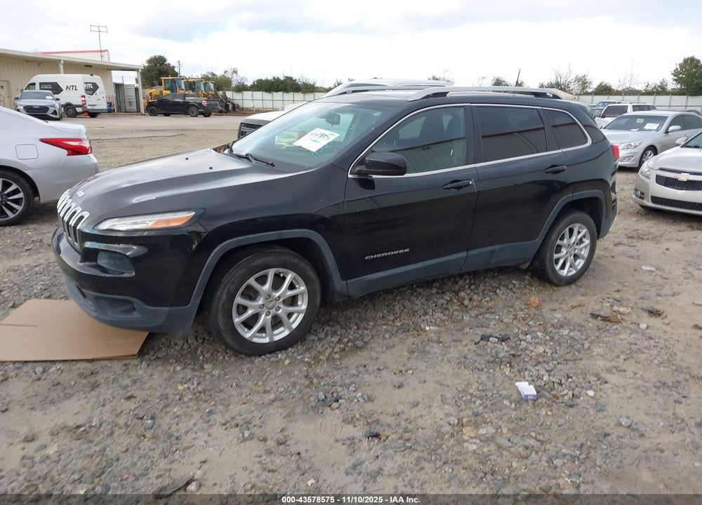 2017 JEEP CHEROKEE LATITUDE FWD VIN: 1C4PJLCBXHW643250