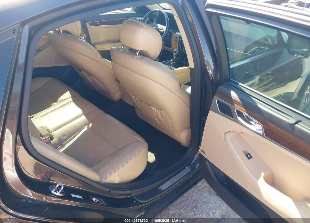 2016 HYUNDAI GENESIS 3.8 VIN: KMHGN4JE4GU118424
