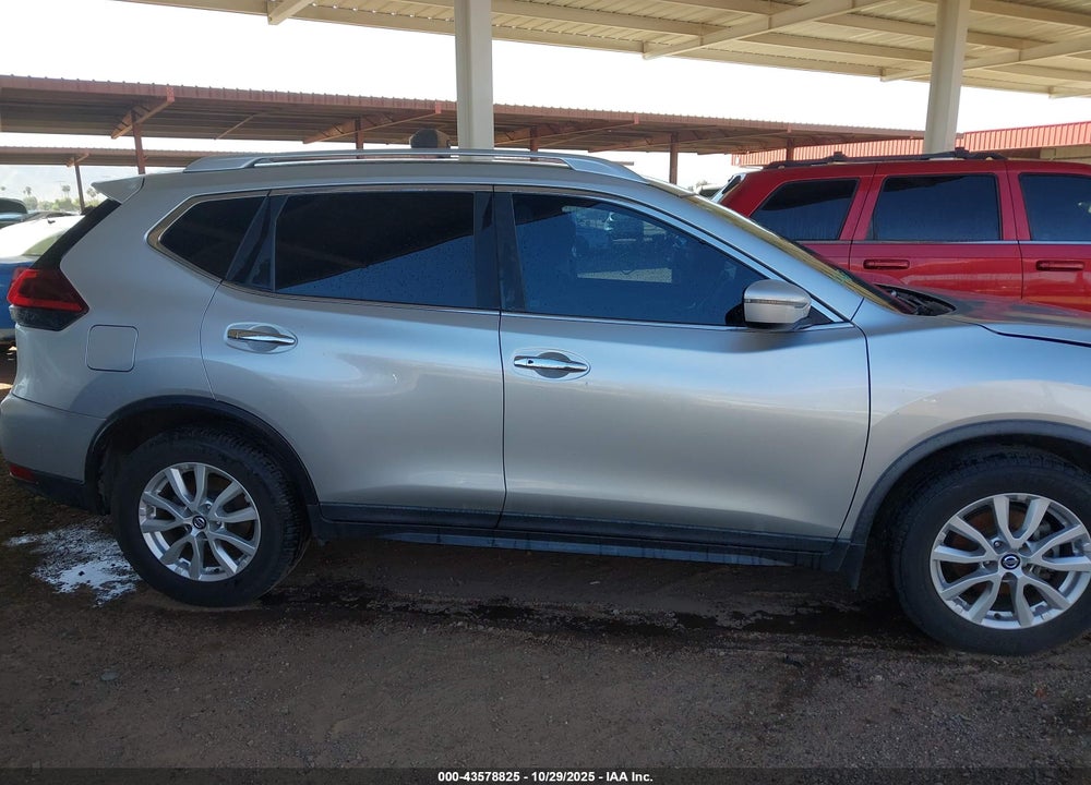 2018 NISSAN ROGUE SV VIN: KNMAT2MT2JP619705