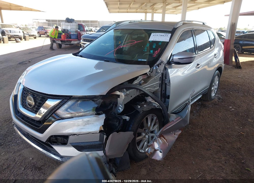 2018 NISSAN ROGUE SV VIN: KNMAT2MT2JP619705