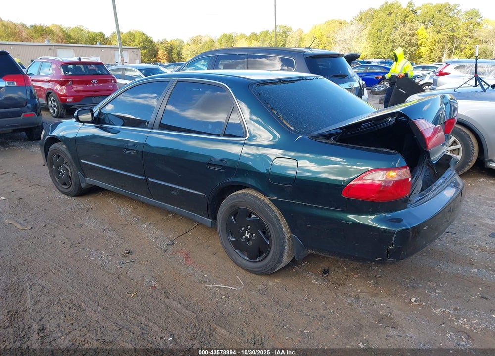 2000 HONDA ACCORD 3.0 LX VIN: 1HGCG164XYA016352