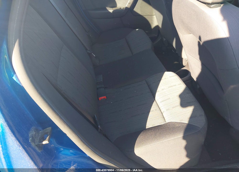 2011 FORD FOCUS SE VIN: 1FAHP3FNXBW189250