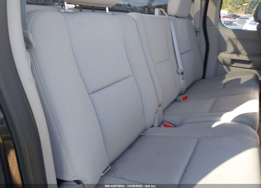 2011 CHEVROLET SILVERADO 1500 VIN: 1GCRKSE37BZ110672