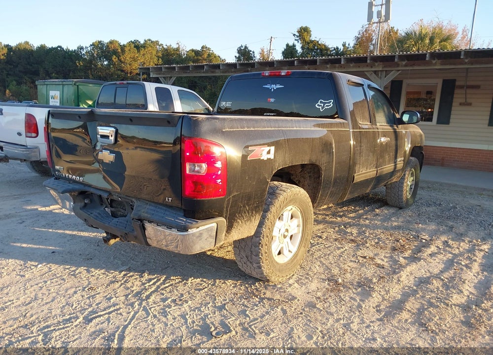 2011 CHEVROLET SILVERADO 1500 VIN: 1GCRKSE37BZ110672