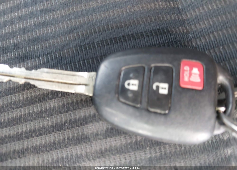 2015 TOYOTA RAV4 LE VIN: 2T3BFREV4FW340465