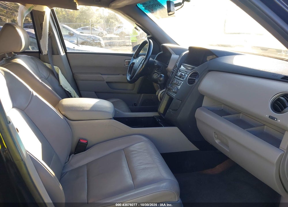 2013 HONDA PILOT VIN: 5FNYF4H52DB061138