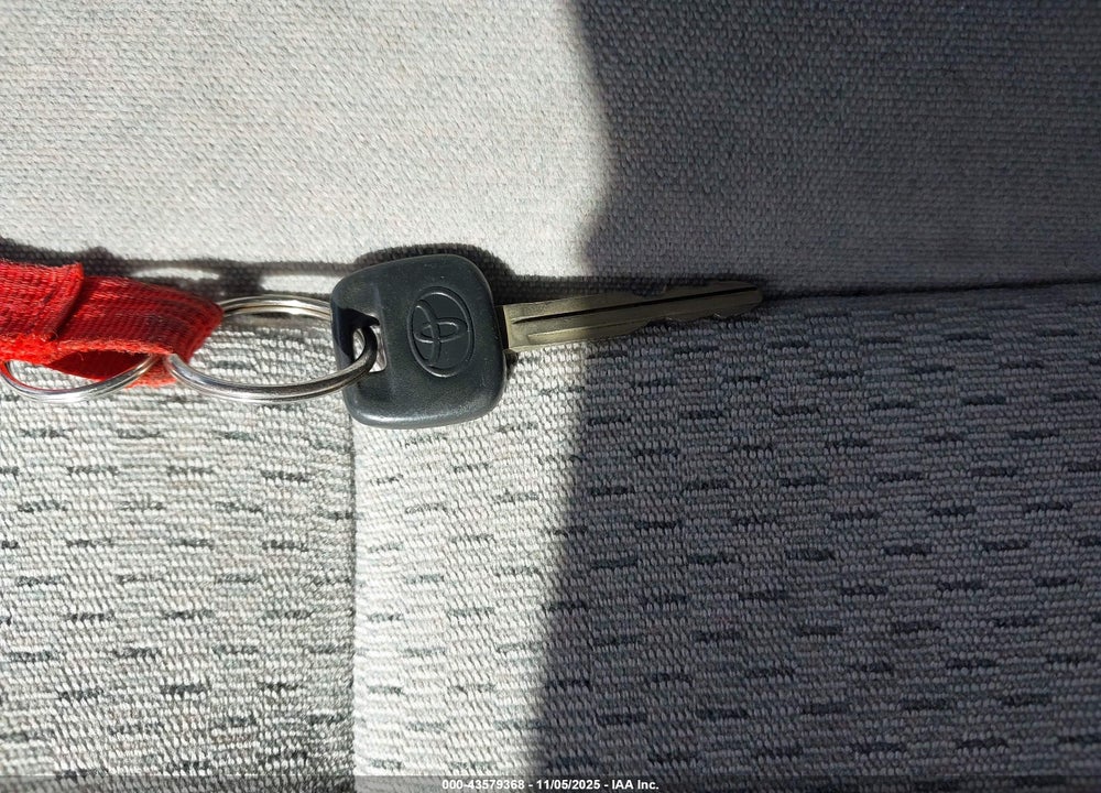 2004 TOYOTA CAMRY LE VIN: 4T1BE32K74U906747