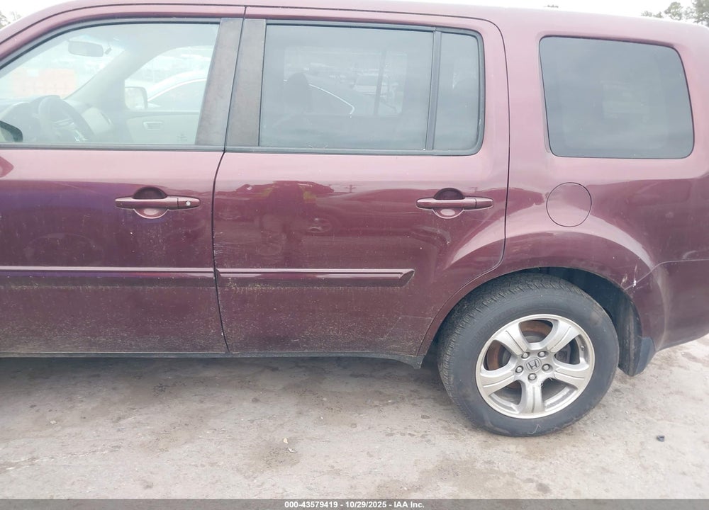 2015 HONDA PILOT VIN: 5FNYF4H48FB050624