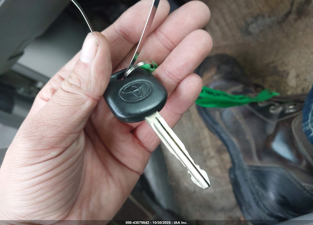 2007 TOYOTA SIENNA LE VIN: 5TDBK23C77S002808