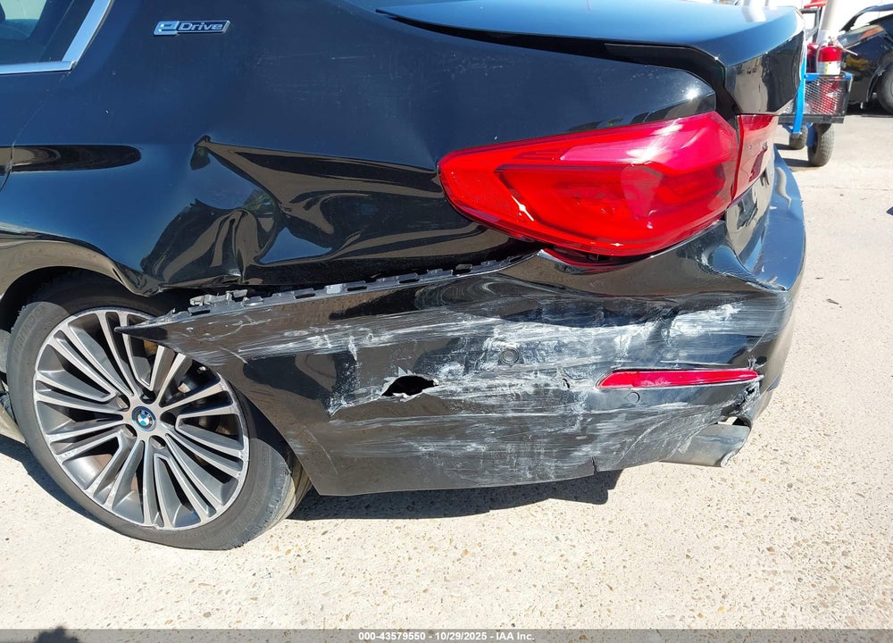 2018 BMW 530E VIN: WBAJA9C55JB032877