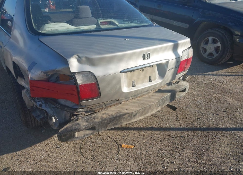 1996 HONDA ACCORD VALUE VIN: 1HGCD569XTA235834