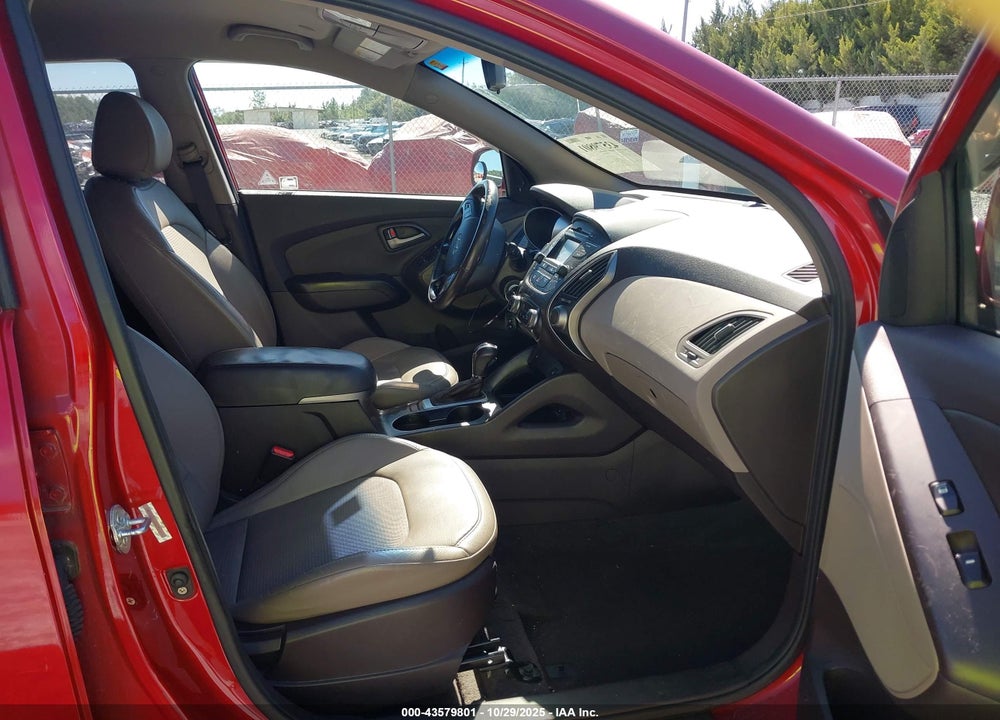 2014 HYUNDAI TUCSON SE VIN: KM8JU3AG0EU800234