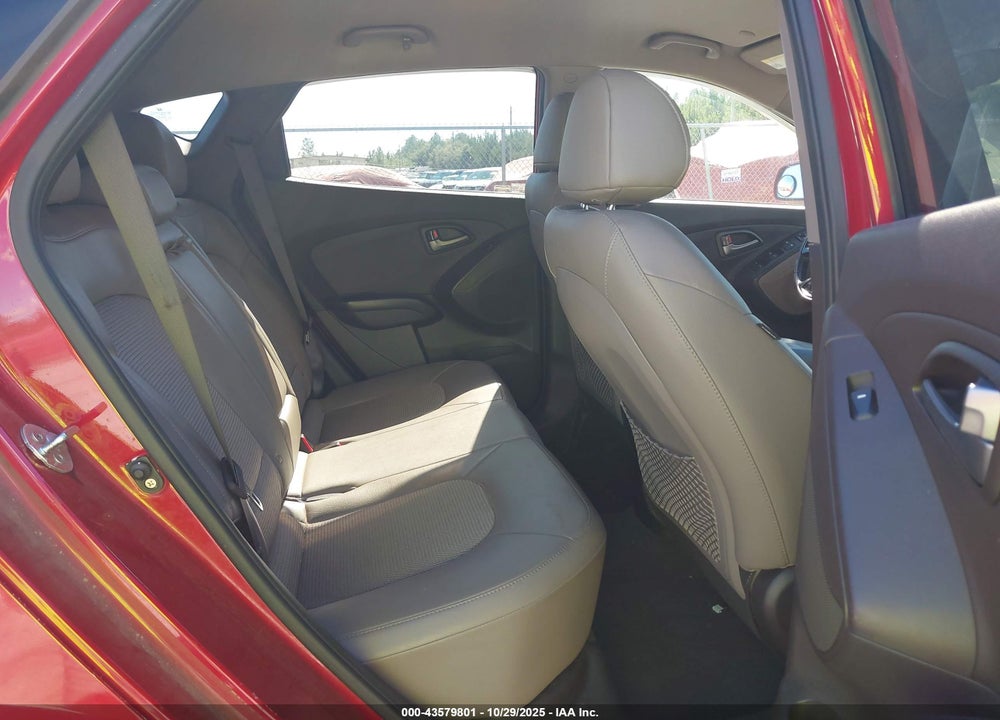 2014 HYUNDAI TUCSON SE VIN: KM8JU3AG0EU800234