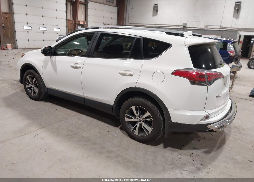 2017 TOYOTA RAV4 XLE VIN: JTMRFREV5HJ172352