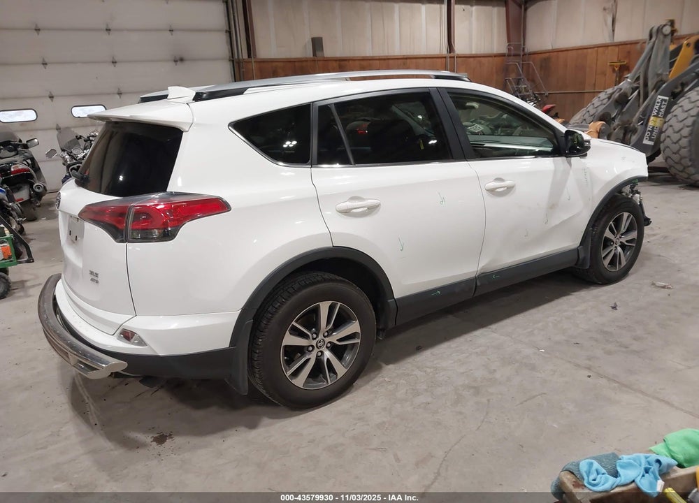 2017 TOYOTA RAV4 XLE VIN: JTMRFREV5HJ172352