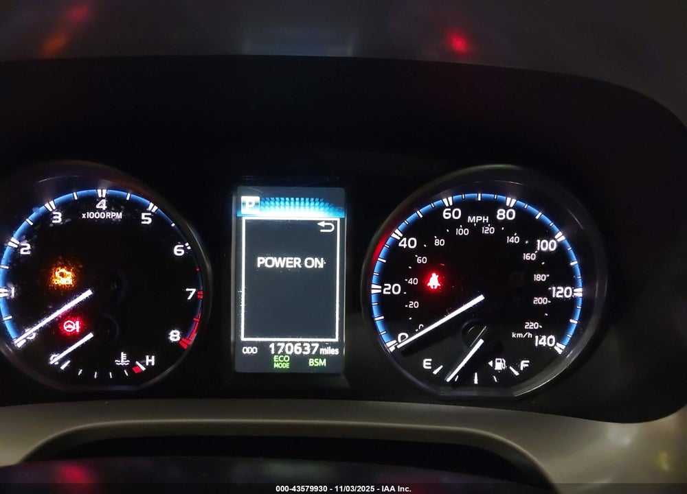 2017 TOYOTA RAV4 XLE VIN: JTMRFREV5HJ172352