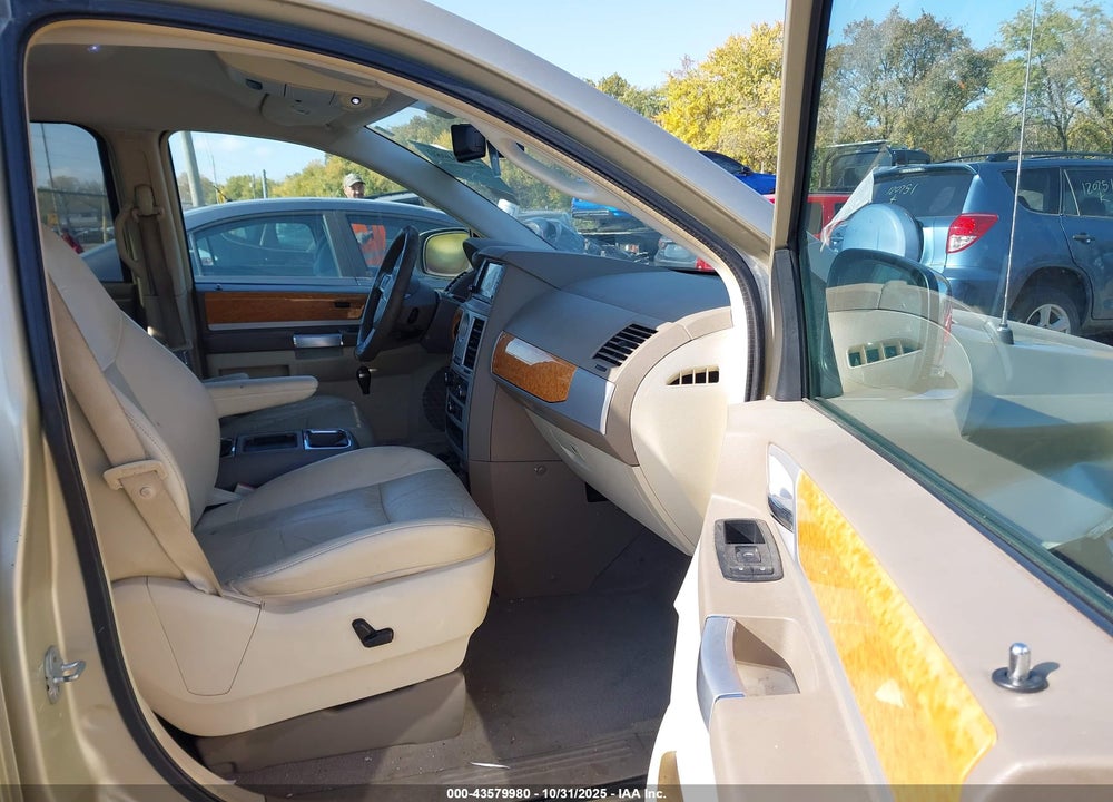 2010 CHRYSLER TOWN & COUNTRY NEW LIMITED VIN: 2A4RR7DX4AR404241