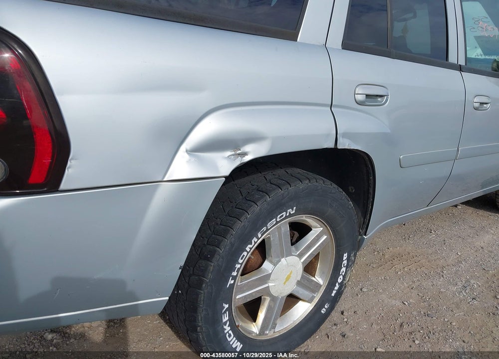 2008 CHEVROLET TRAILBLAZER LT VIN: 1GNDT13S582259747
