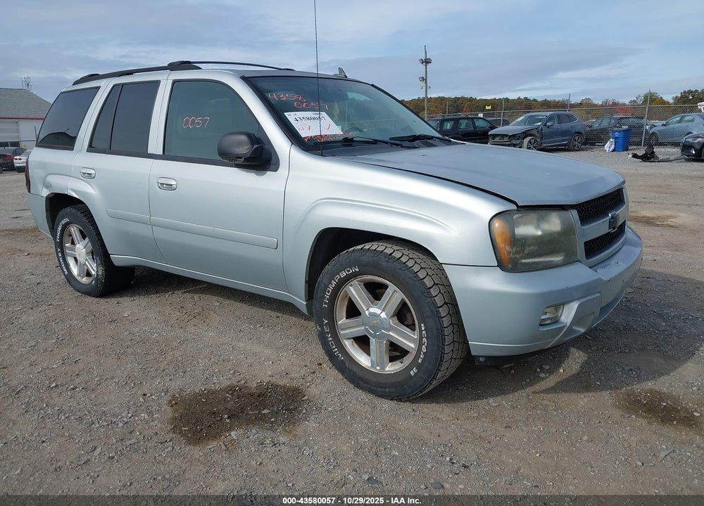 2008 CHEVROLET TRAILBLAZER LT VIN: 1GNDT13S582259747