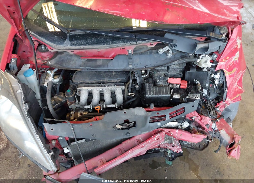 2013 HONDA FIT VIN: JHMGE8H33DC010151