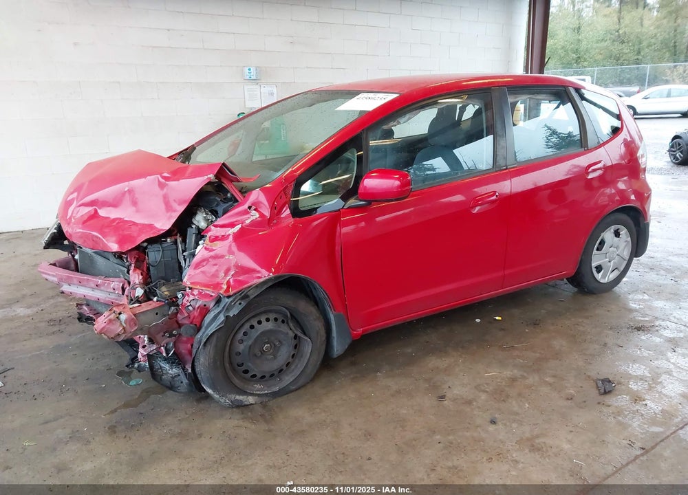 2013 HONDA FIT VIN: JHMGE8H33DC010151