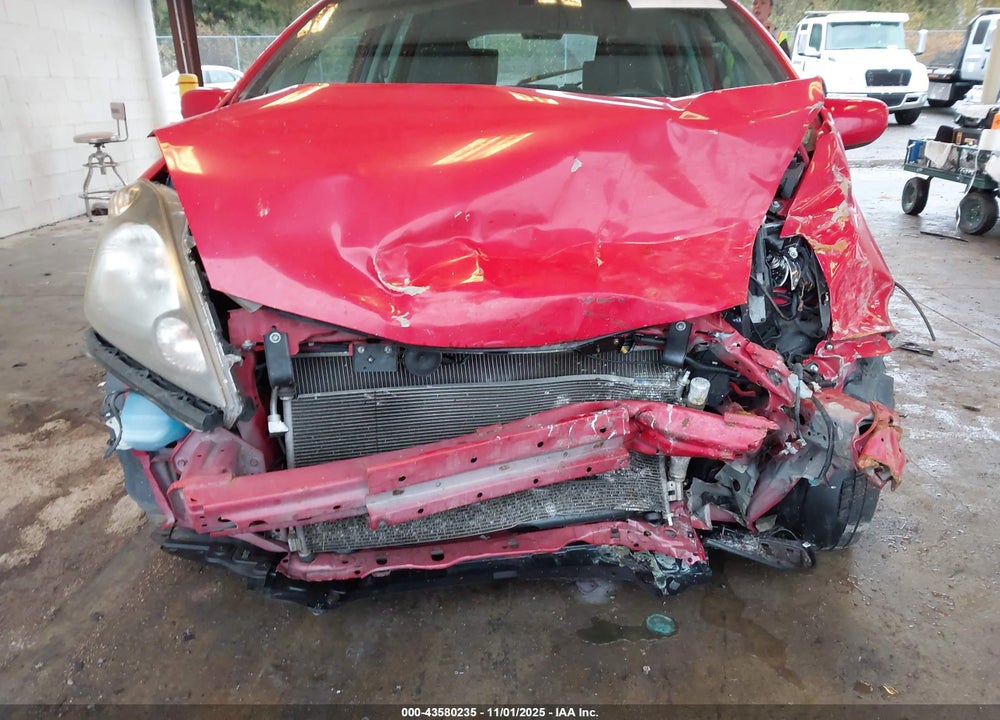 2013 HONDA FIT VIN: JHMGE8H33DC010151