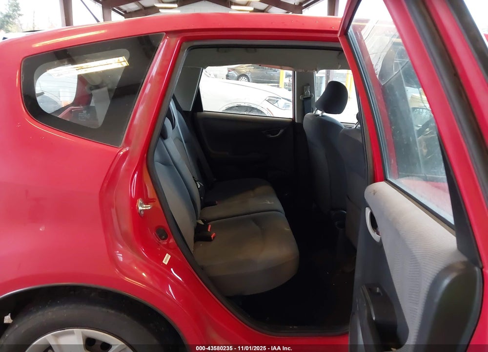 2013 HONDA FIT VIN: JHMGE8H33DC010151